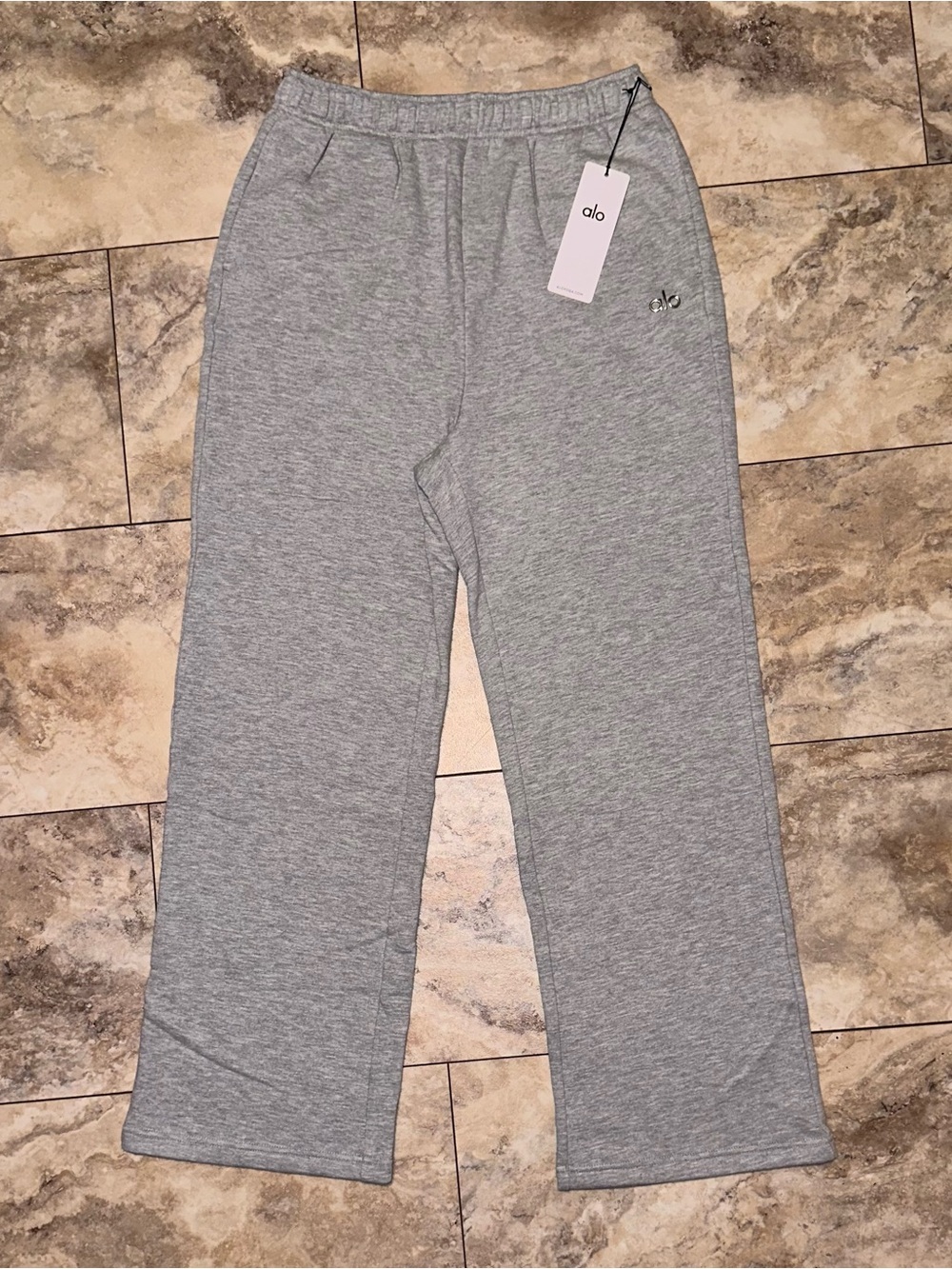Alo Yoga Accolade Straight Leg Sweatpants Athletic Heather Grey Size XL